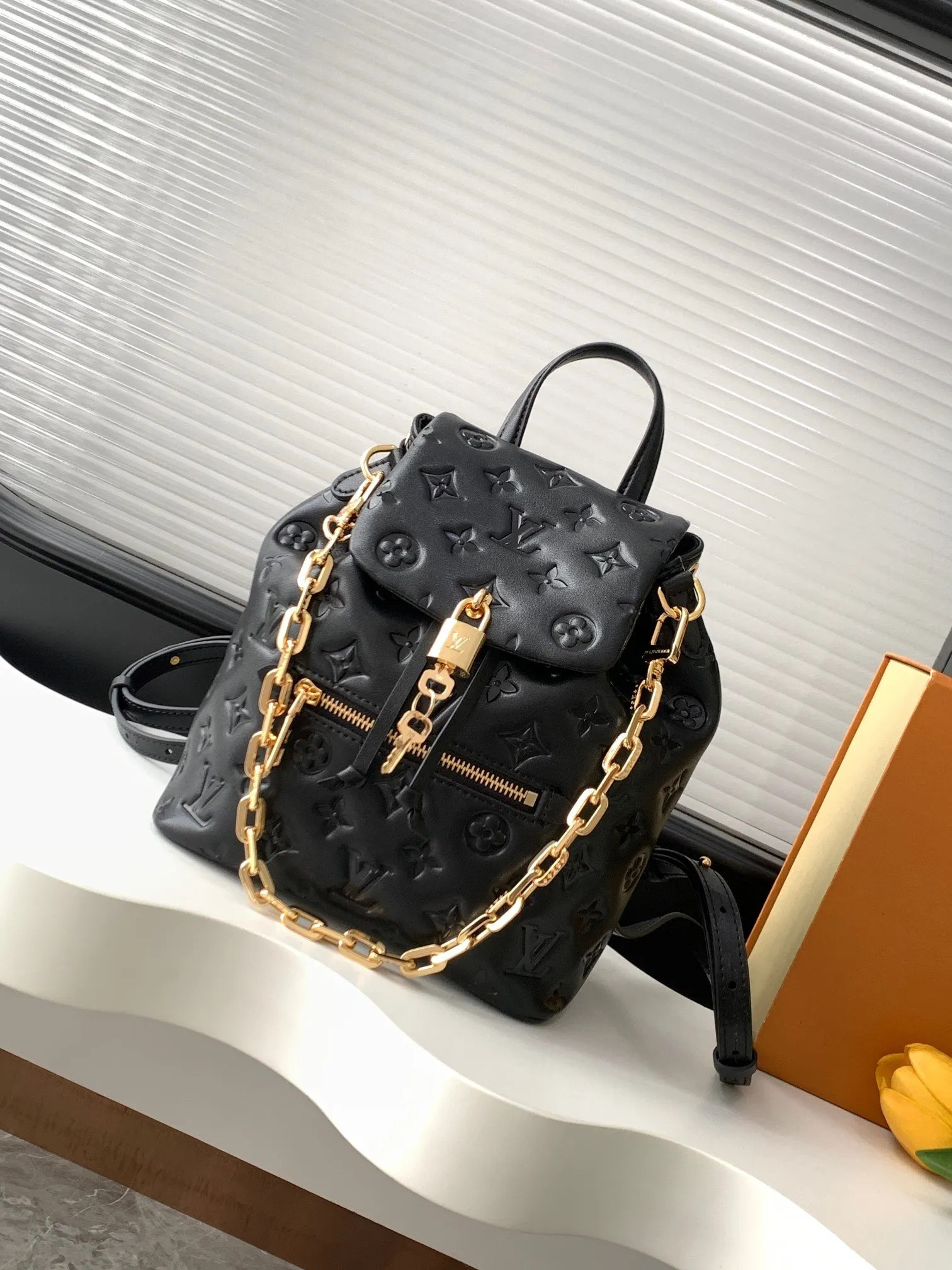 LV 黑色 牛皮 雙肩包 实用雙肩款