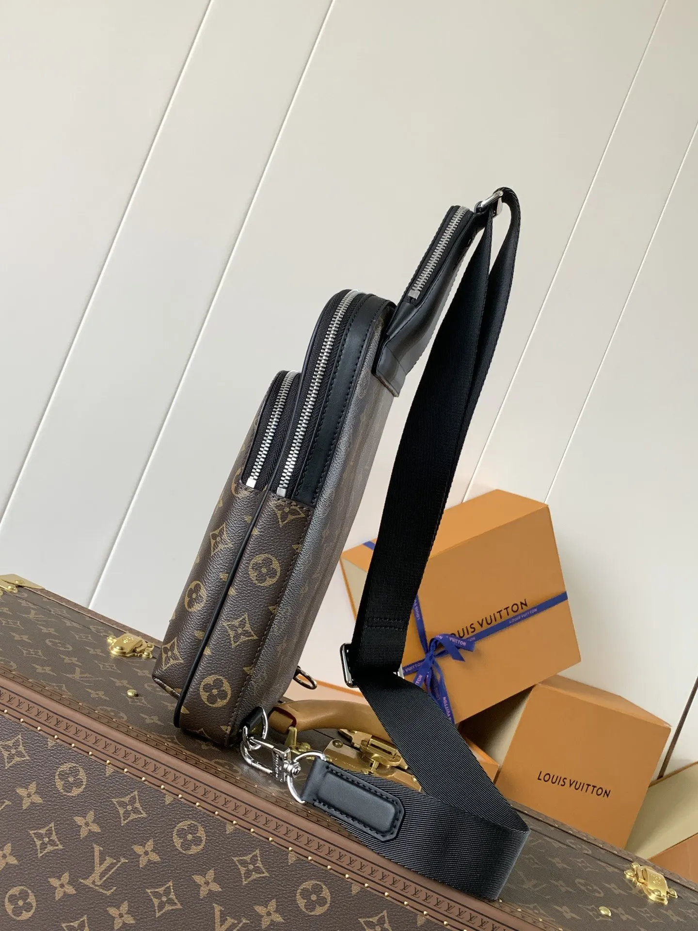 Louis Vuitton Monogram Shoulder Bag Leather