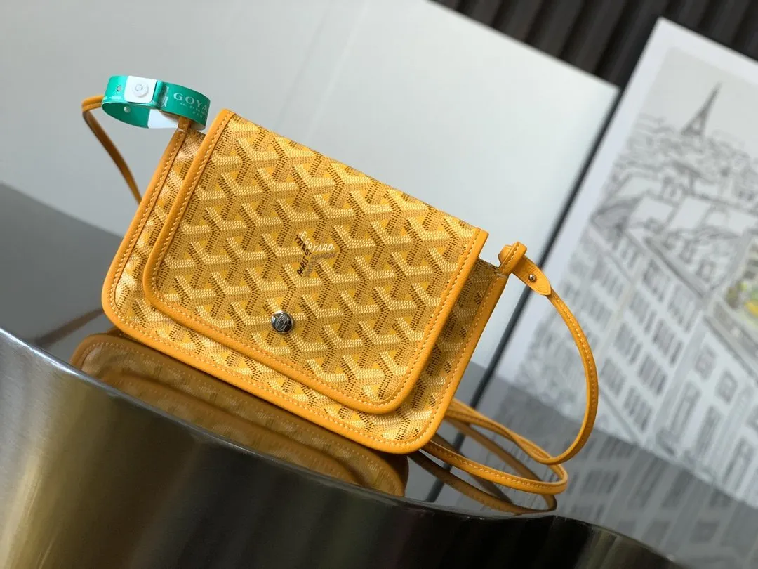 Goyard 黃色 PLUMET 手拿包的灵 精致手拿款