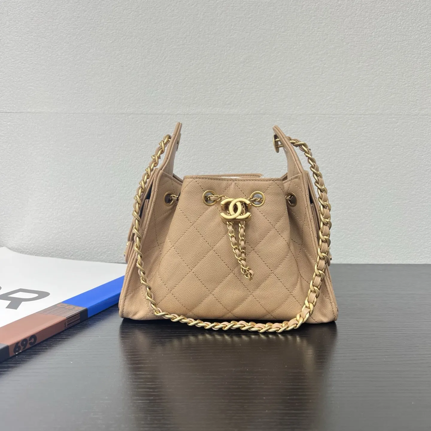 CHANEL 22 Bag 米棕色牛皮鏈條包 單肩款