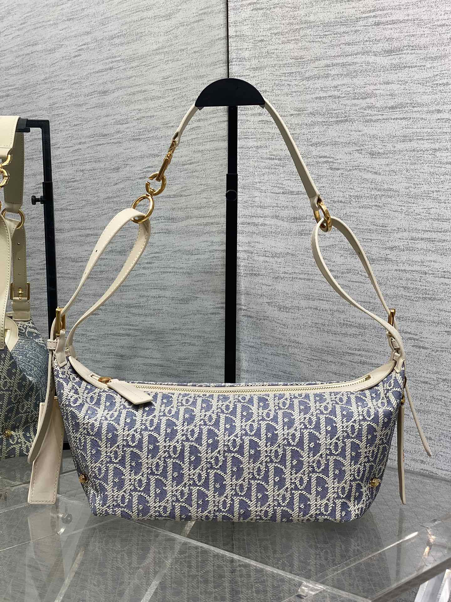 Dior 白色小牛皮包包 手提斜挎款
