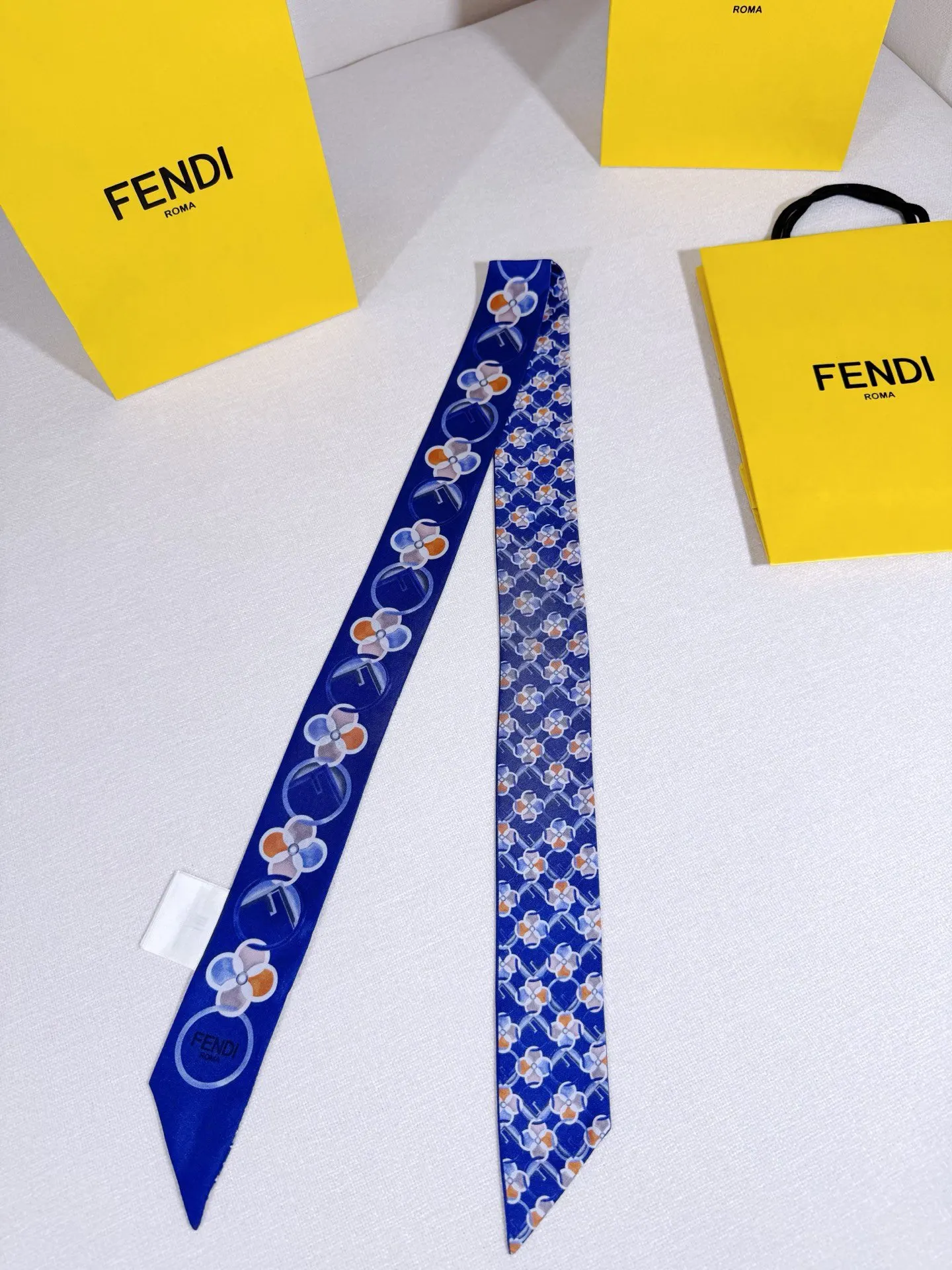Fendi 蓝色 腰带 通勤百搭款 款2