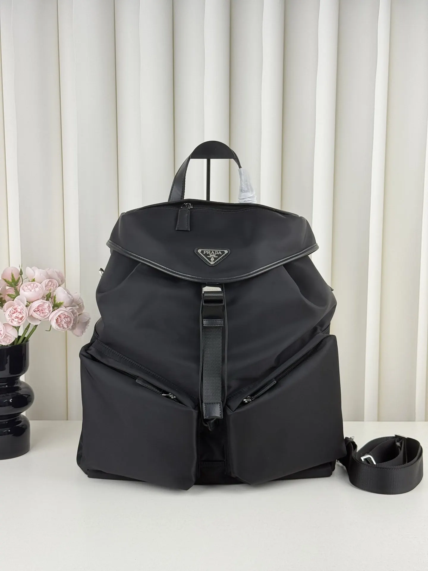 PRADA Re-Nylon尼龍 牛皮 雙肩背包 輕便实用款