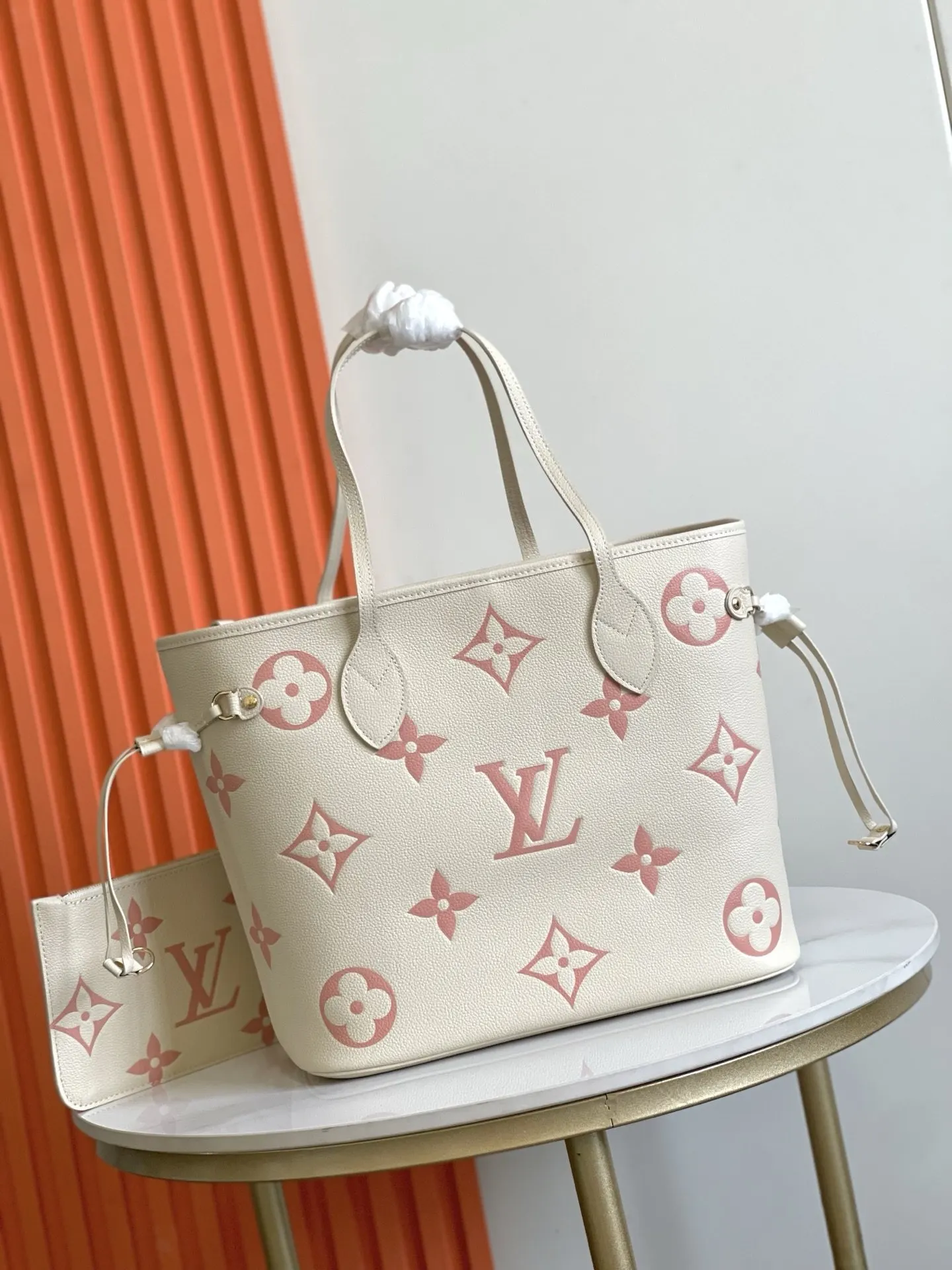 LV Neverfull Mo手拿包 精致手拿款