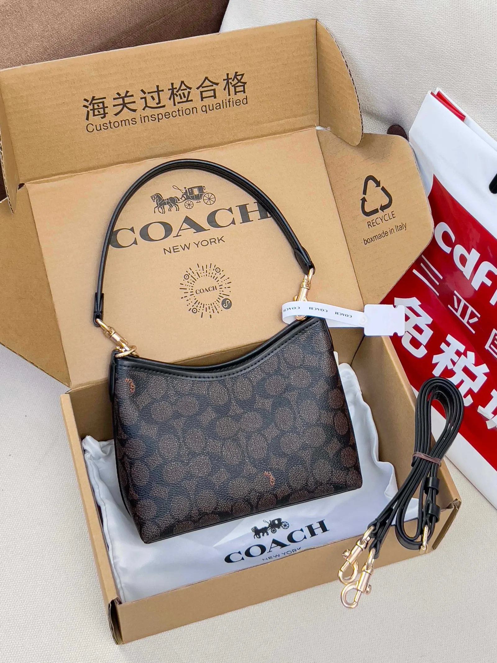 Coach 老花 牛皮 图片 Mini 迷你流浪包 单 斜背包 輕便斜挎款