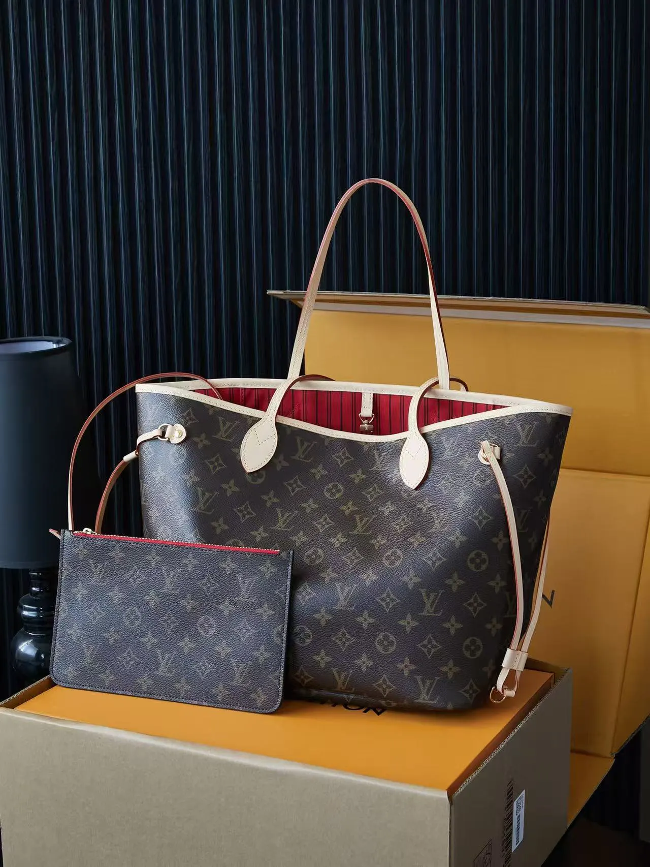 LV OnTheGo 黑紅托特包 老花款