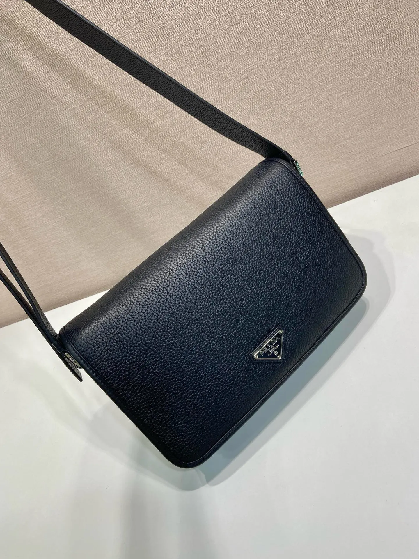 Shoulder Bag Lightweight Leather
