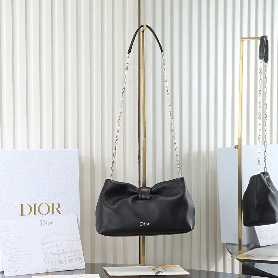 Dior 黑色 羊皮 可拆卸鏈條以蝴蝶结 点缀更显致 可手提或斜挎 Siz 鏈條包 精致鏈條款