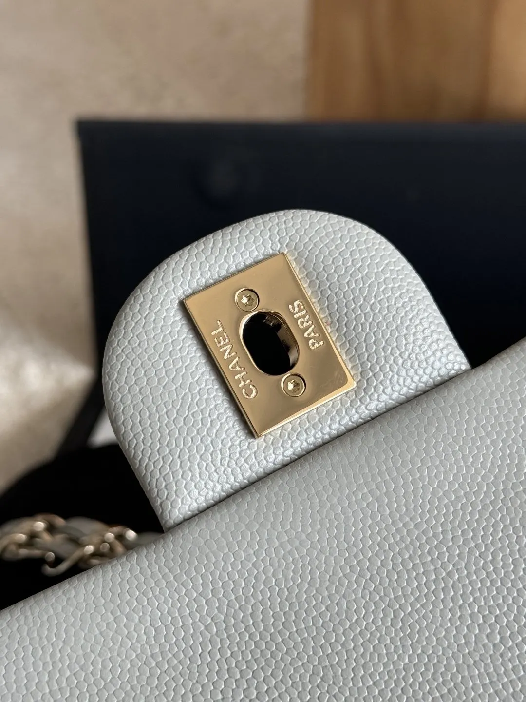 Crossbody Bag Lightweight Leather Image 9 Crossbody Bag Lightweight Leather Image 9