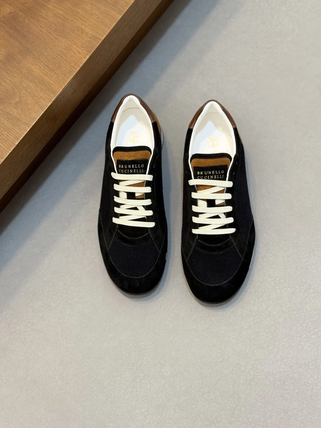 Brunello Cucinelli SS 白色 運動鞋 休閒百搭款(數字1) Brunello Cucinelli SS 白色 運動鞋 休閒百搭款(數字1)
