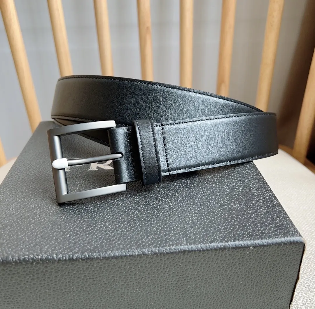 PRADA 皮革 腰帶 通勤搭配款