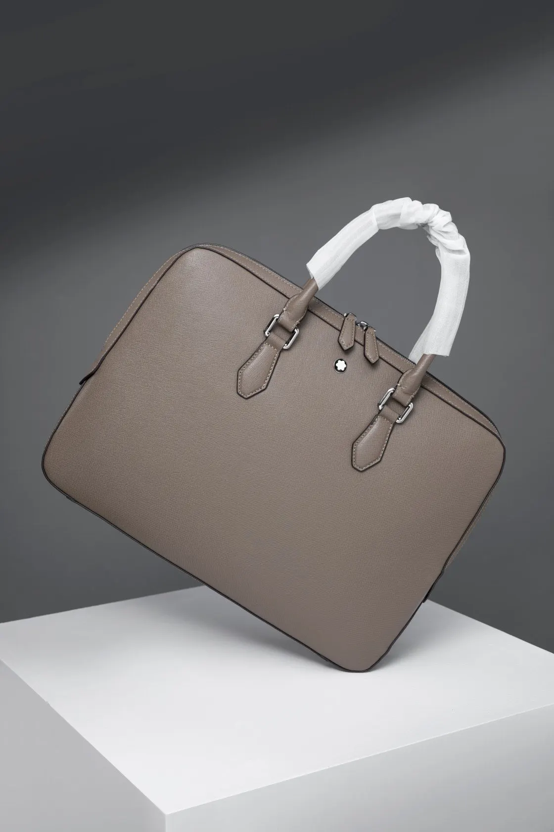牛皮 MONTBLANC 全新万宝龙匠心系列超薄公文包 大 商务通勤款