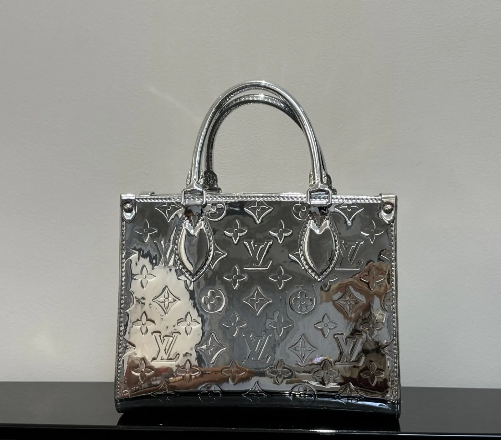 LV 银色 帆布 收纳包 旅行收纳款