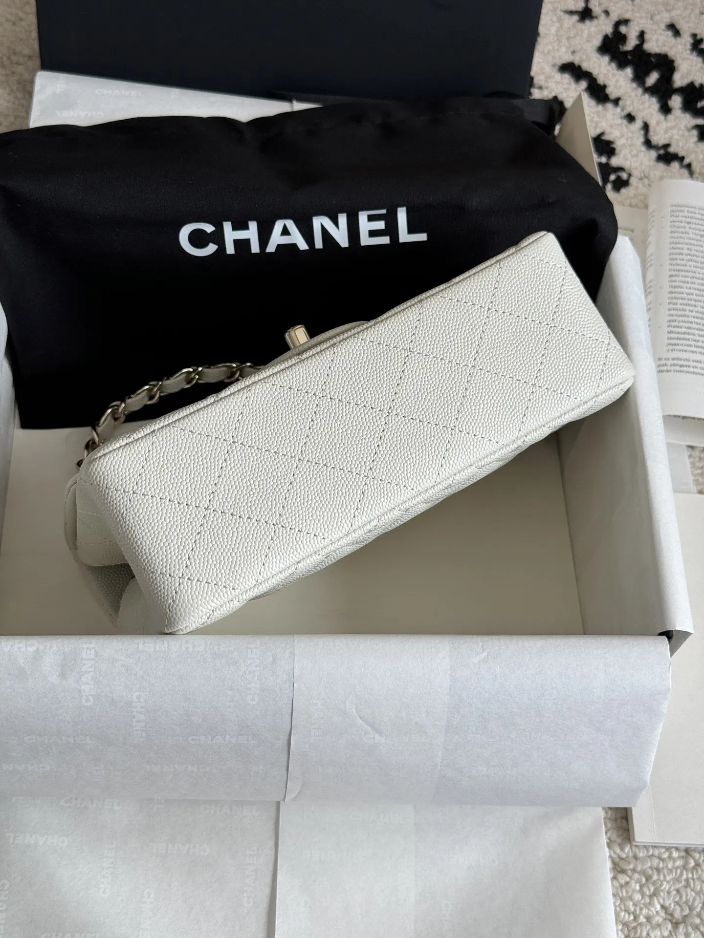 Crossbody Bag Lightweight Classic Leather
