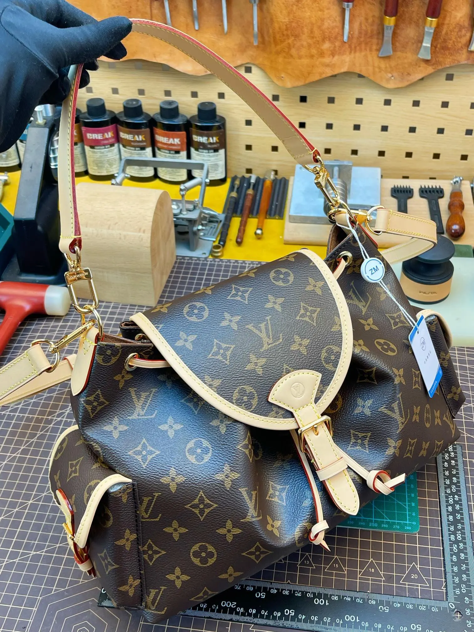 LV 牛皮 雙肩包 实用雙肩款
