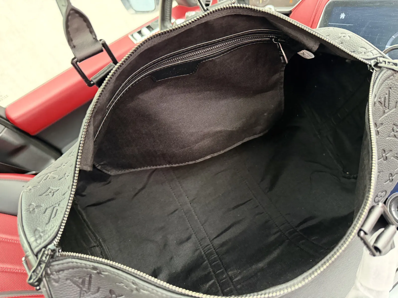 Louis Vuitton Black Fashion Item Travel Leather