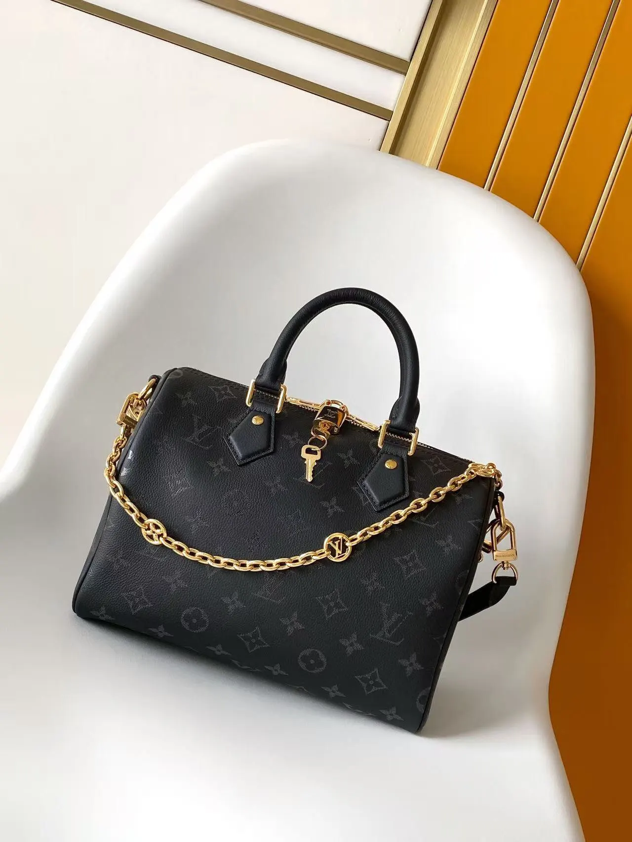 LV Speedy 黑色 白色 牛皮 收納包 旅行收納款