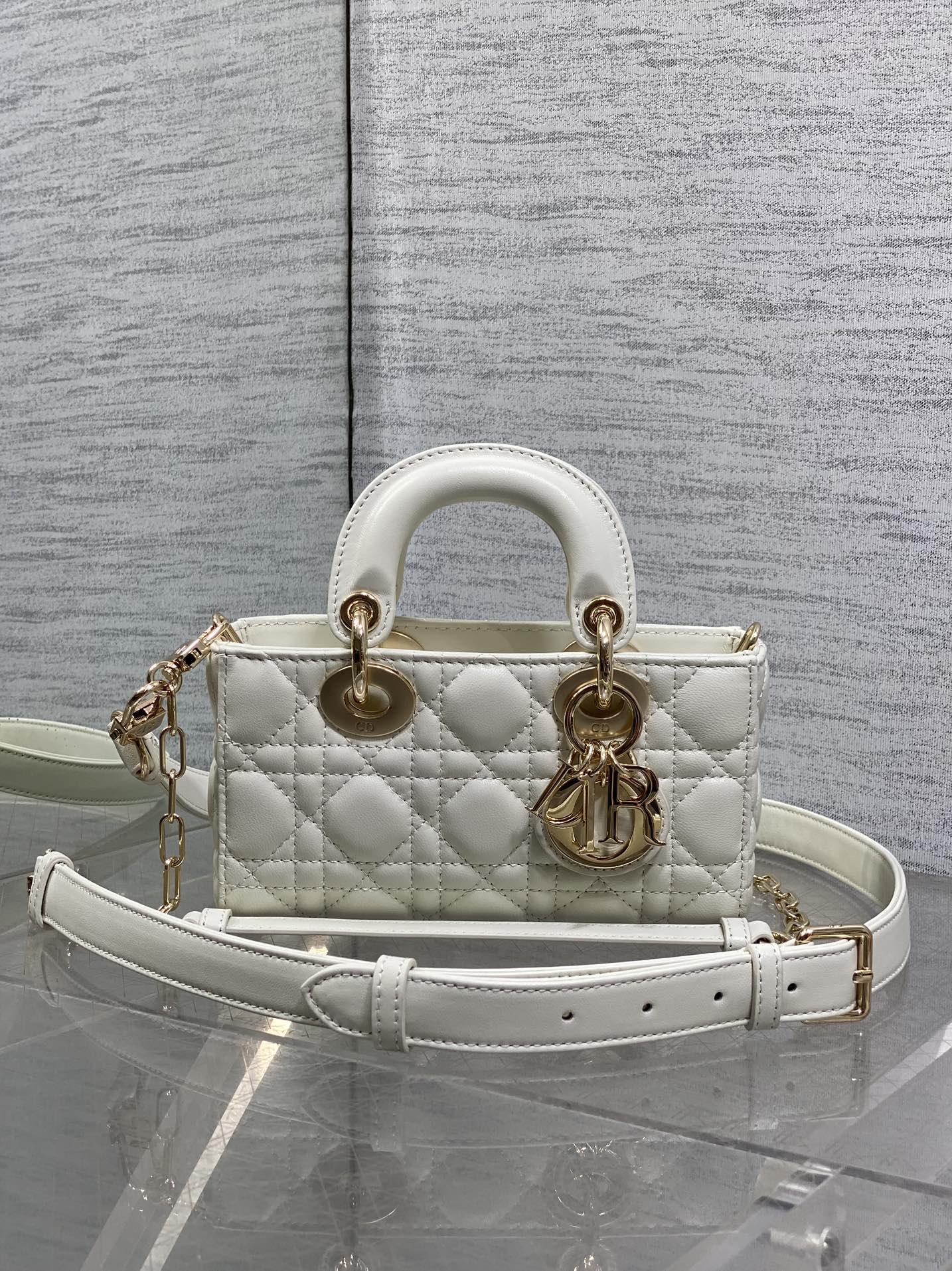 Dior 羊皮 进口 羊皮横款戴妃包 内里 羊筋D joy 手提包 通勤手提款