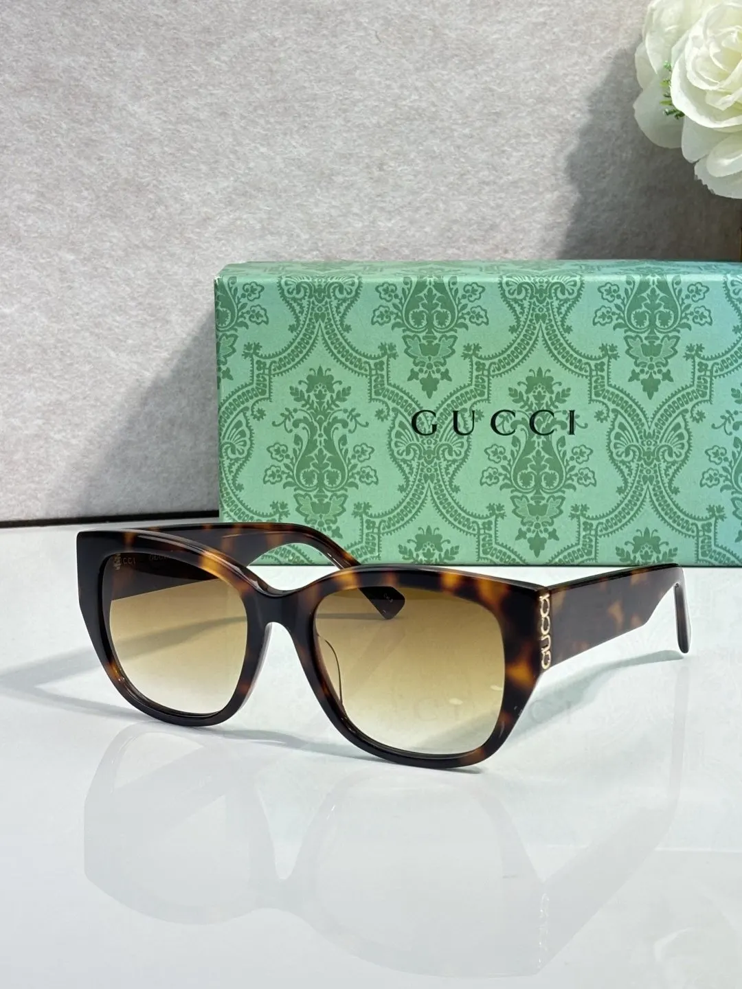 Gucci Fashion Item