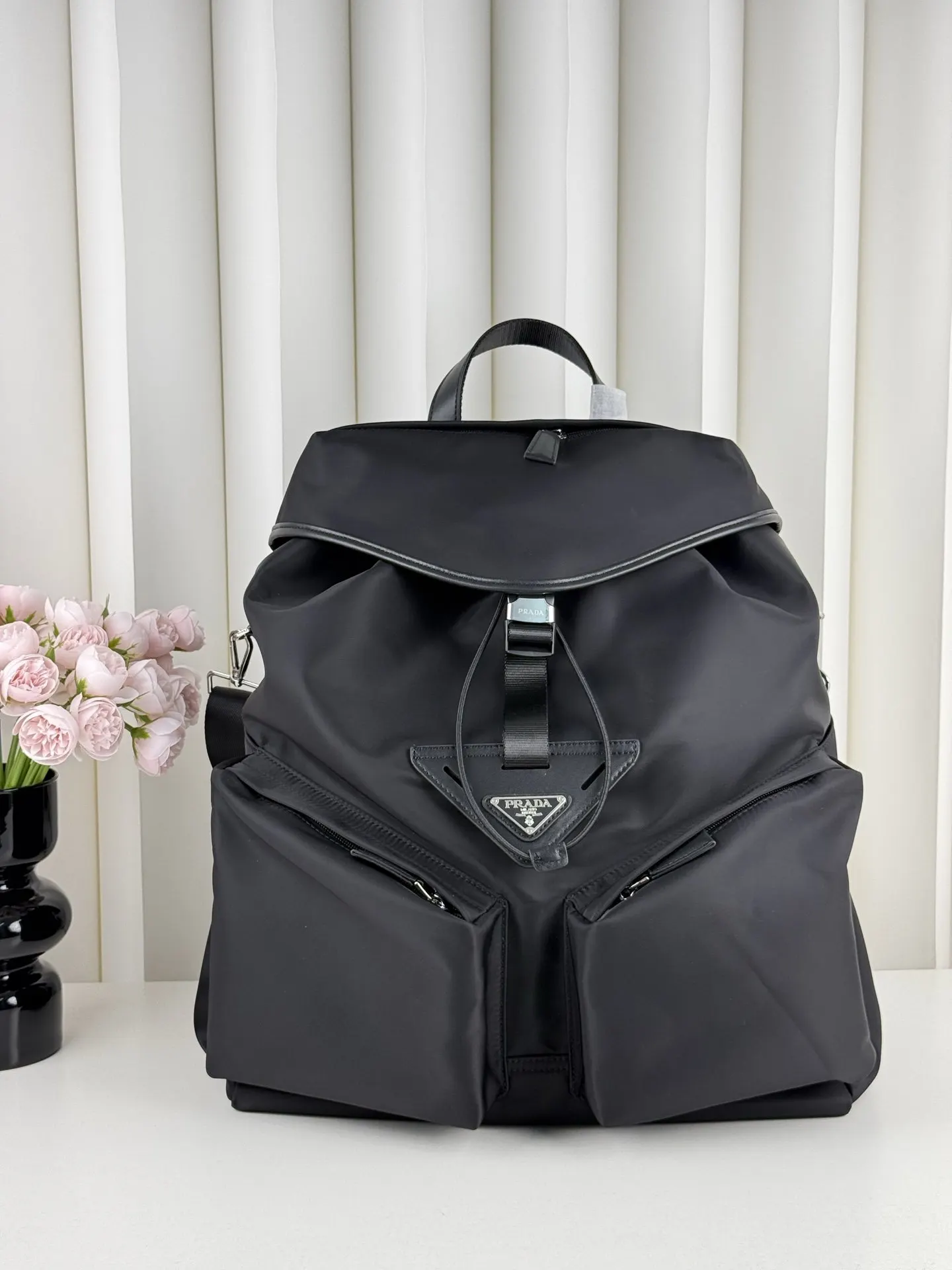 PRADA Re-Nylon尼龍 牛皮 三角标 斜背包 日常通勤款