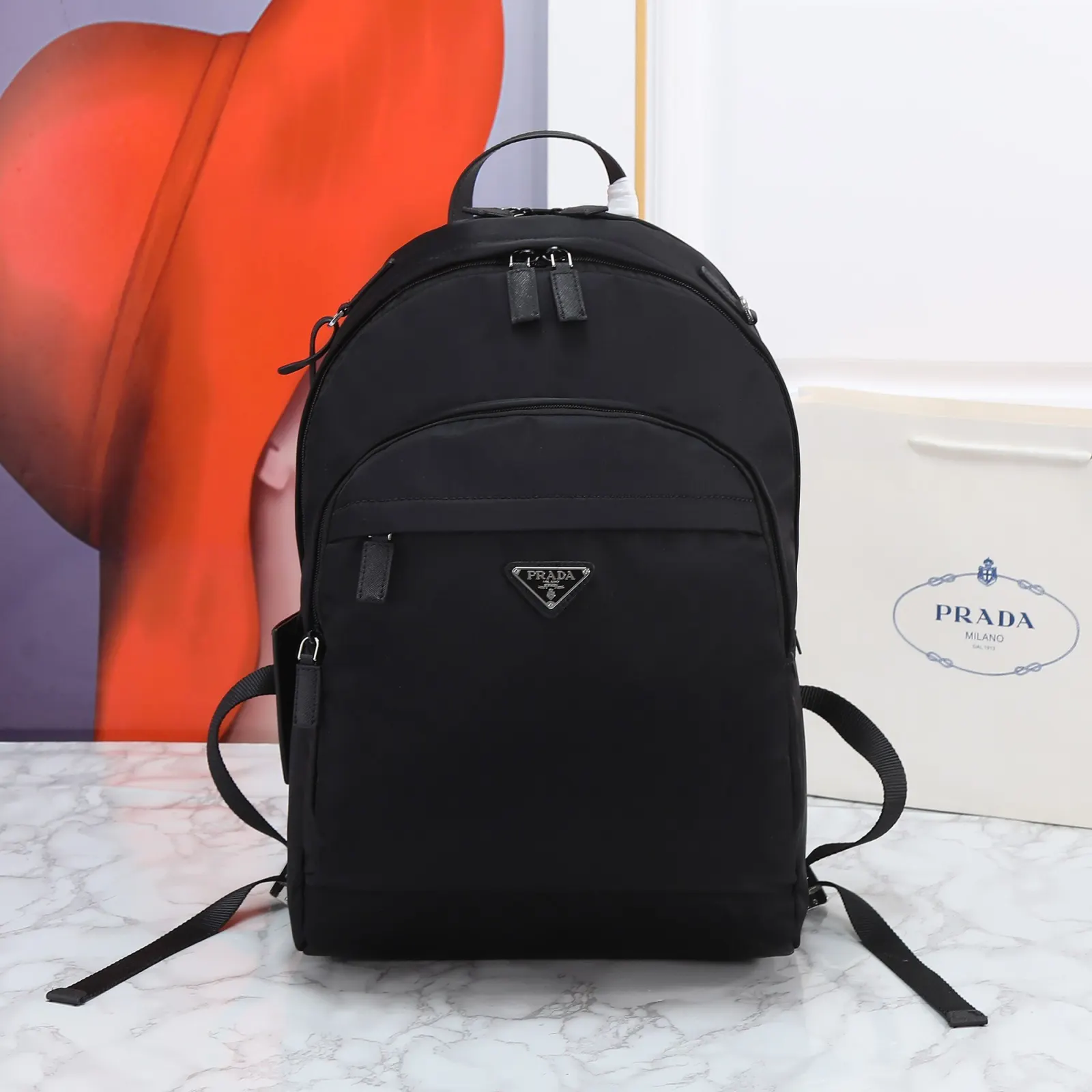 PRADA 黑色 Re-Nylon尼龍 Saffiano十字纹牛皮 雙肩背包 輕便实用款