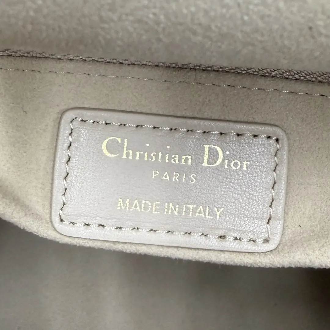Dior Lady Dior 米白色羊皮卡夾 標籤細節款