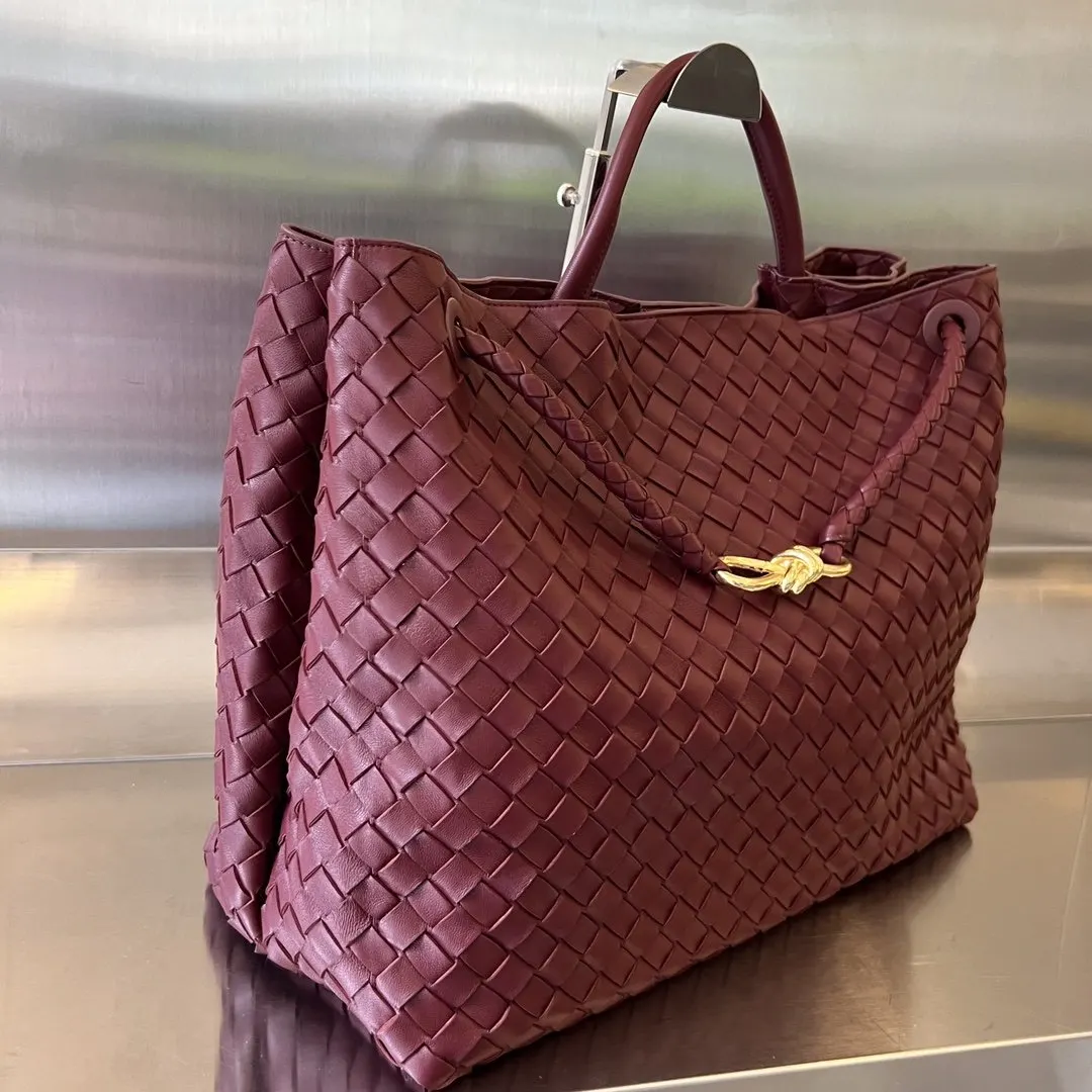 Bottega Veneta 金色 羊皮 斜背包 輕便斜挎款