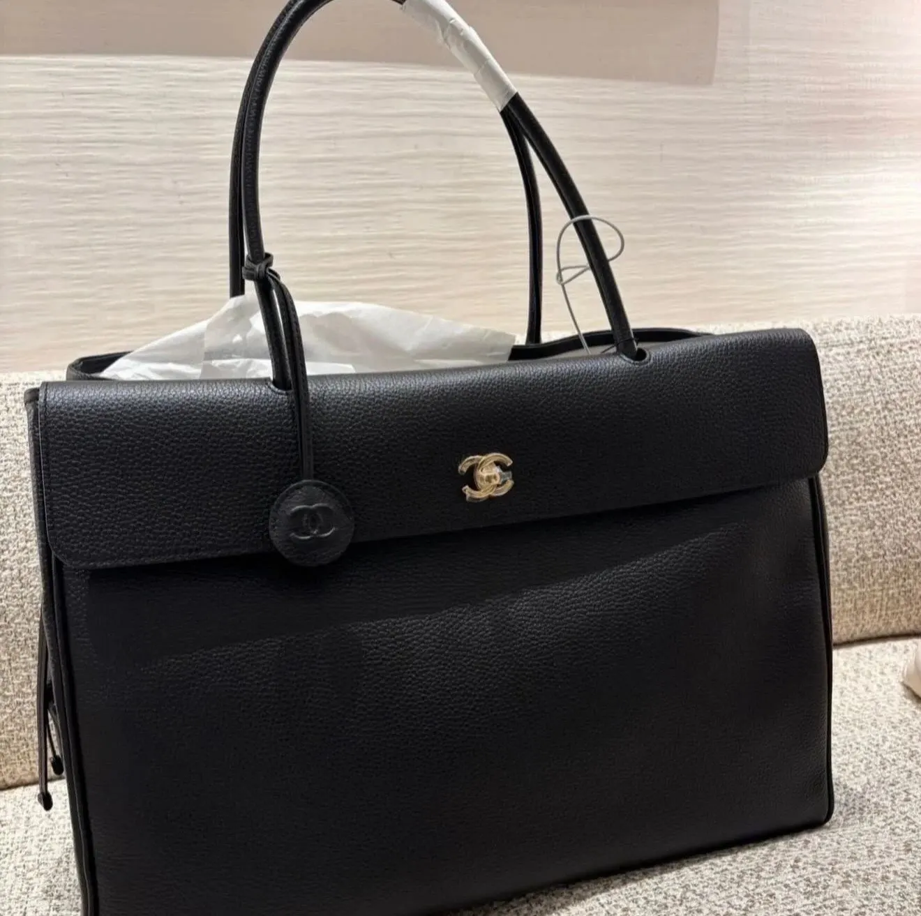 CHANEL 黑色牛皮翻蓋手提包 通勤款