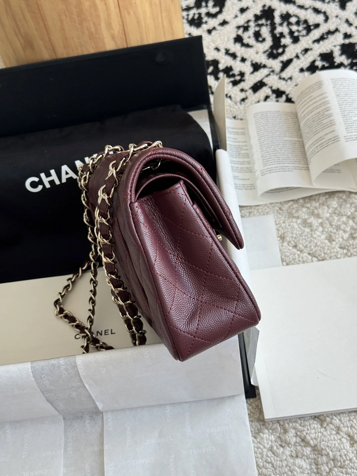 Crossbody Bag Lightweight Classic Leather