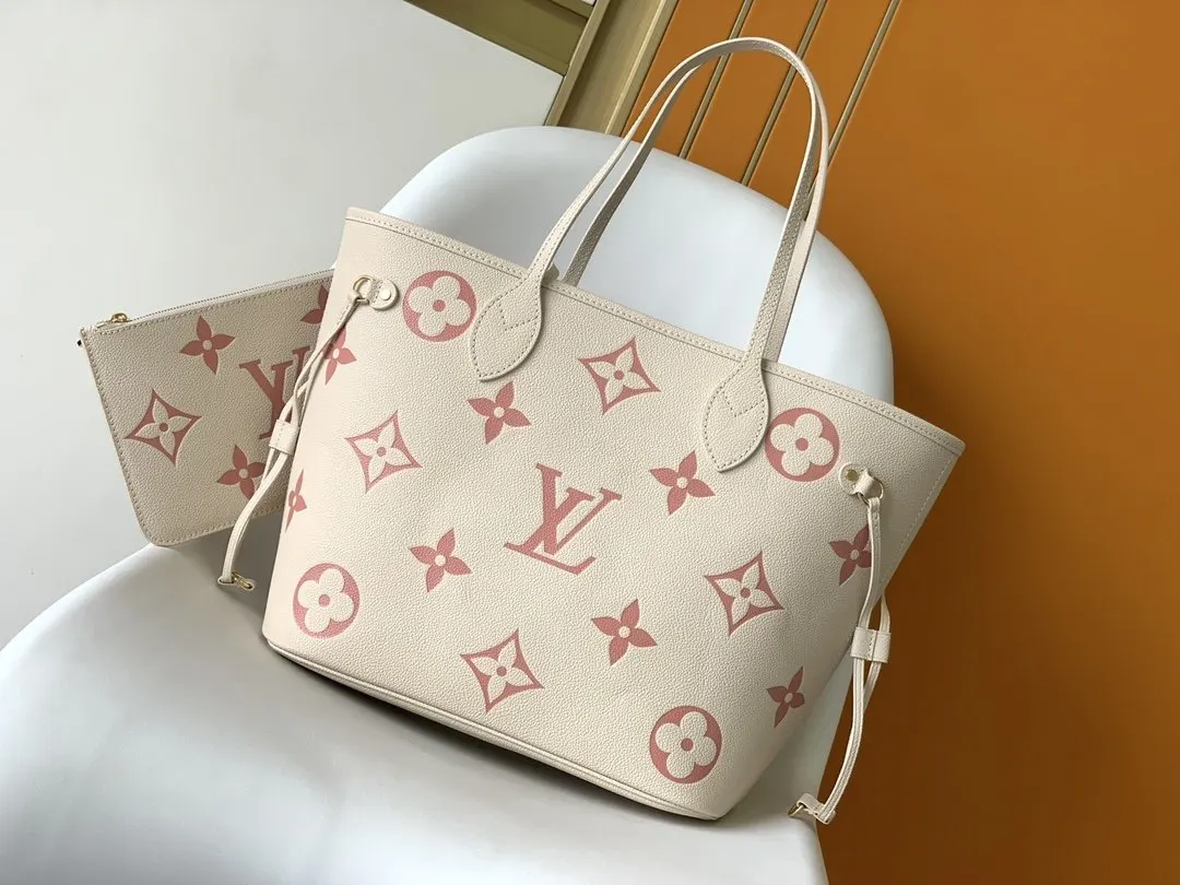 LV Neverfull 粉色 手拿包 精致手拿款