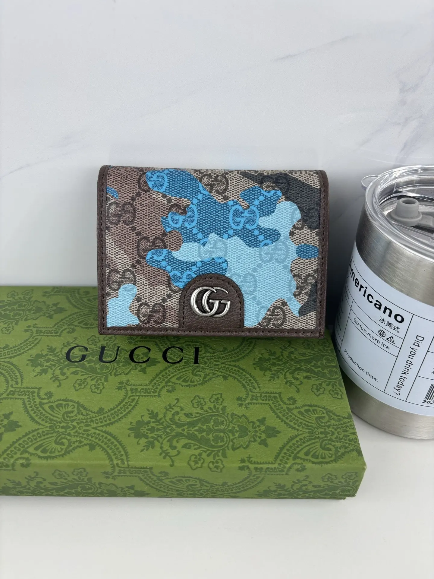 Gucci leather wallet, daily storage 2