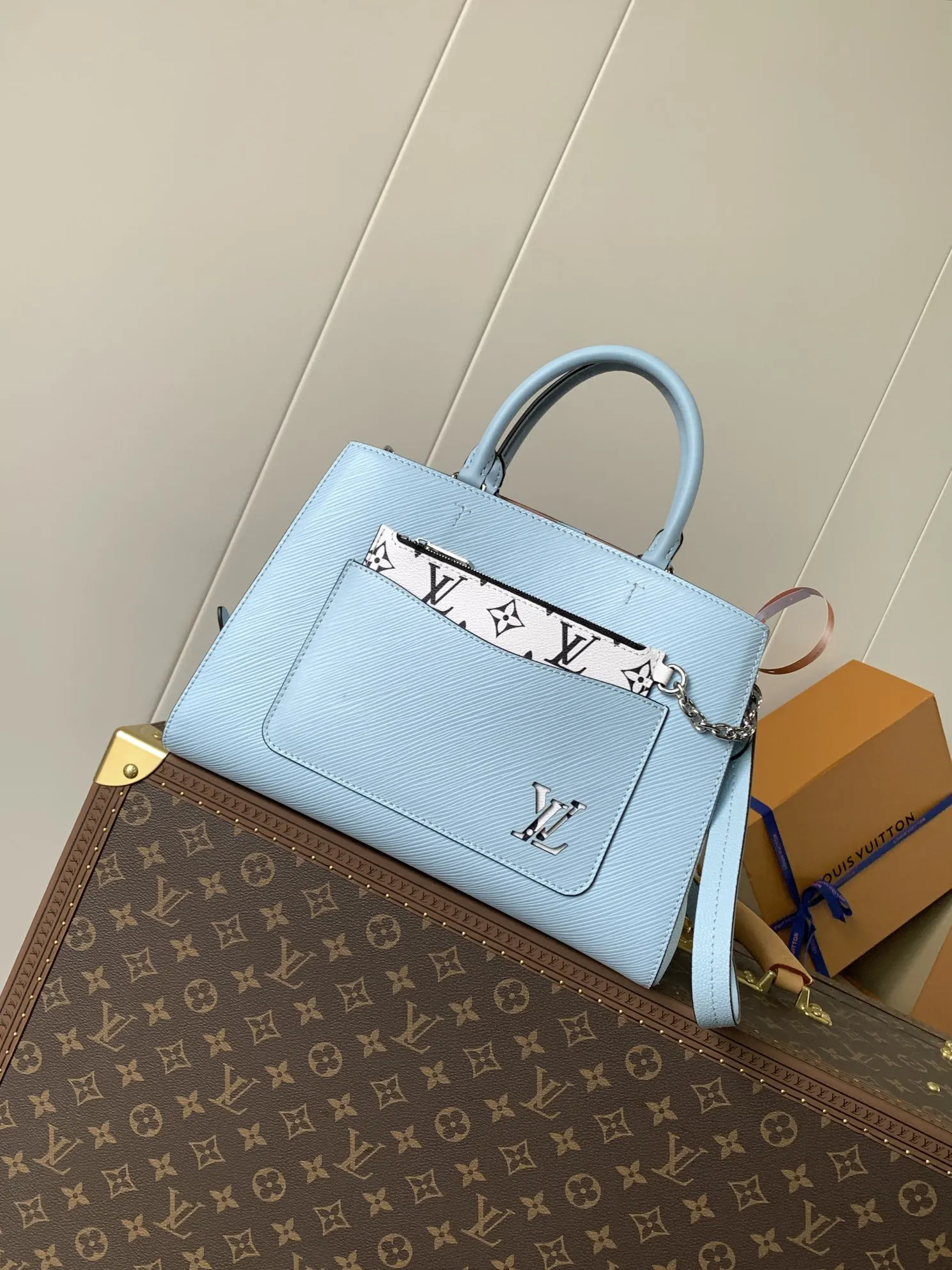 LV 黑白配色 斜背包
