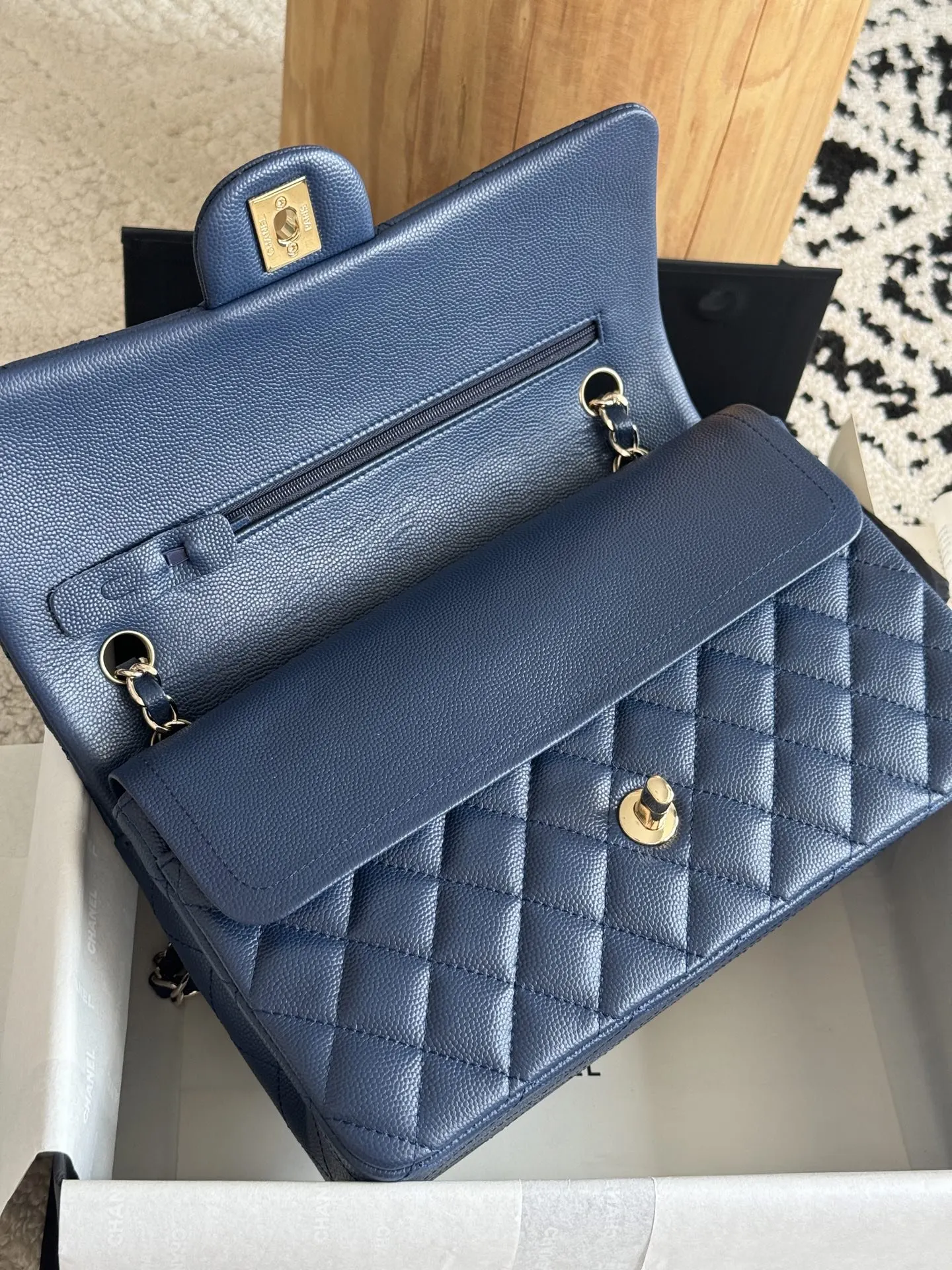 Crossbody Bag Lightweight Leather