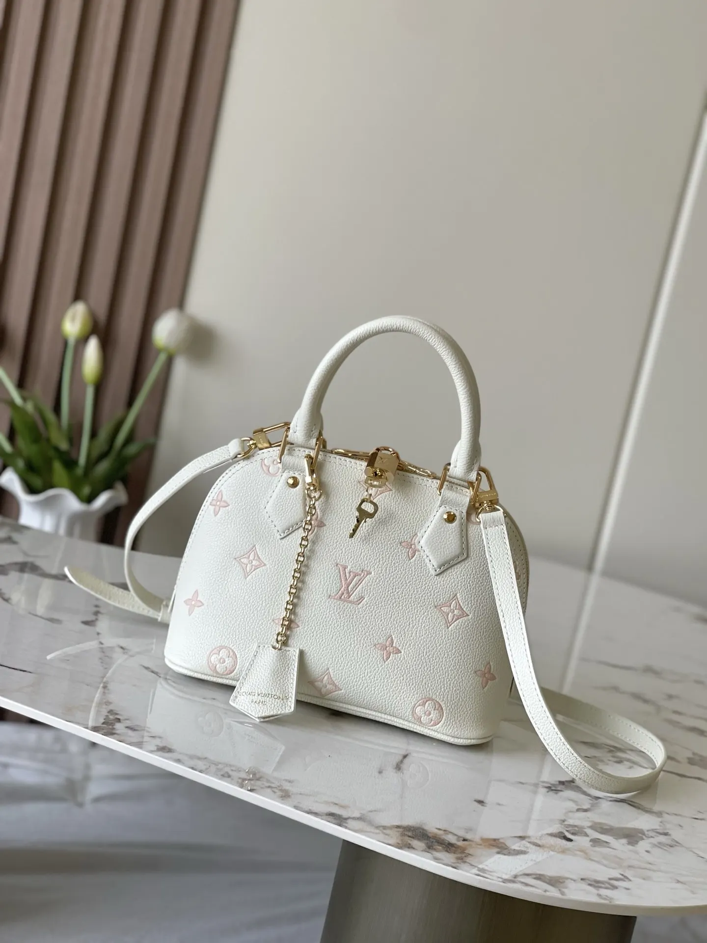 Style M27574 163c01 Style Image 1 Style M27574 163c01 Style Image 1