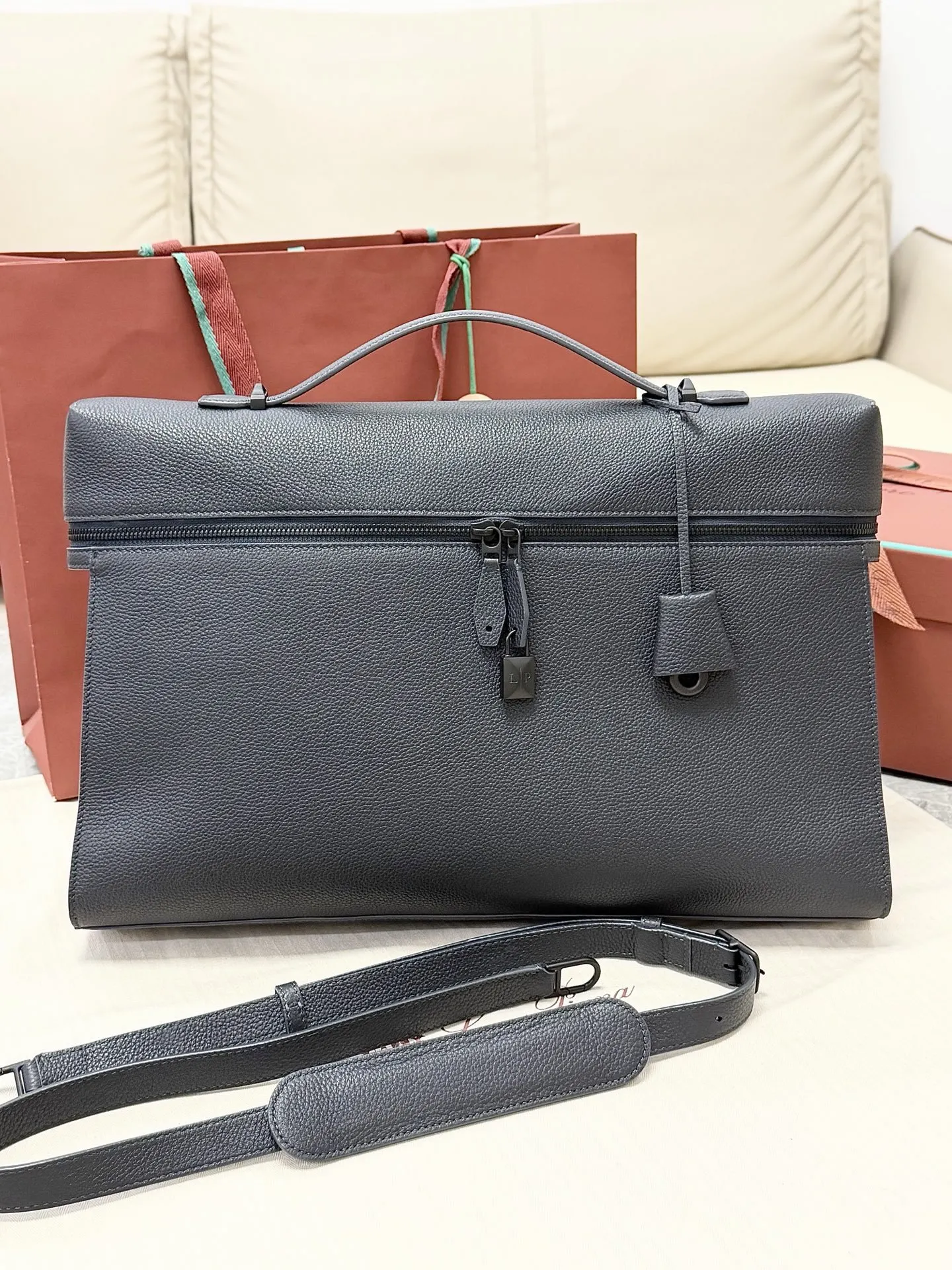 黑色 牛皮 Loro Piana诺悠翩雅 Extra 公文包 商务通勤款