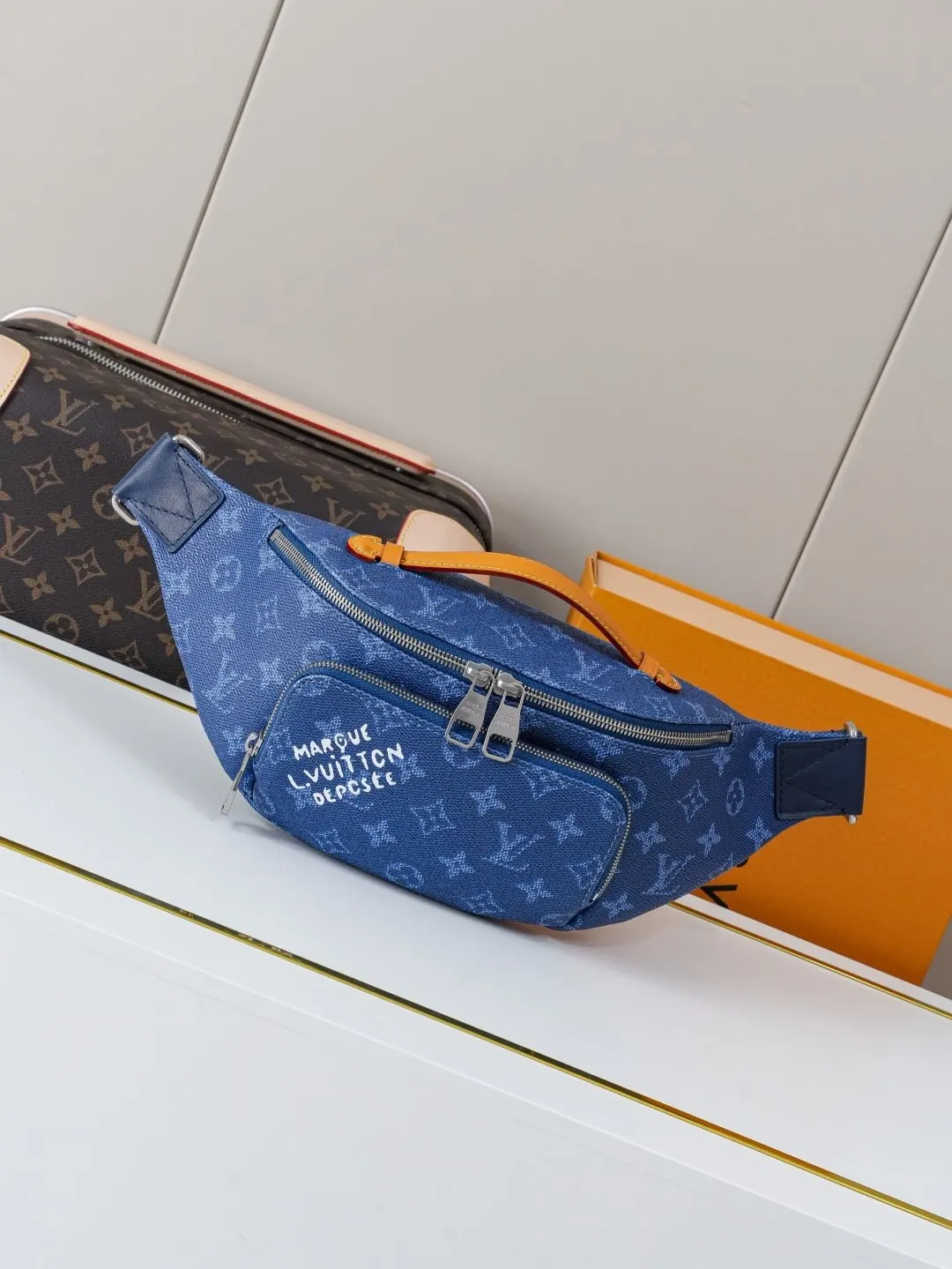 LV 深蓝 牛皮 腰包 休闲腰包款