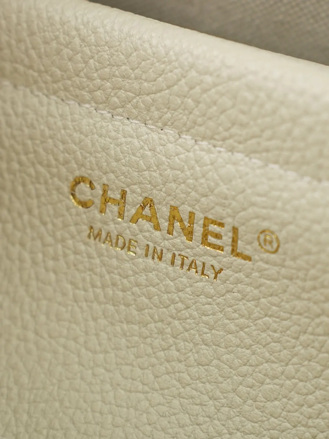CHANEL 白色 米白 小牛皮 腋下包 復古腋下背款(數字9) CHANEL 白色 米白 小牛皮 腋下包 復古腋下背款(數字9)