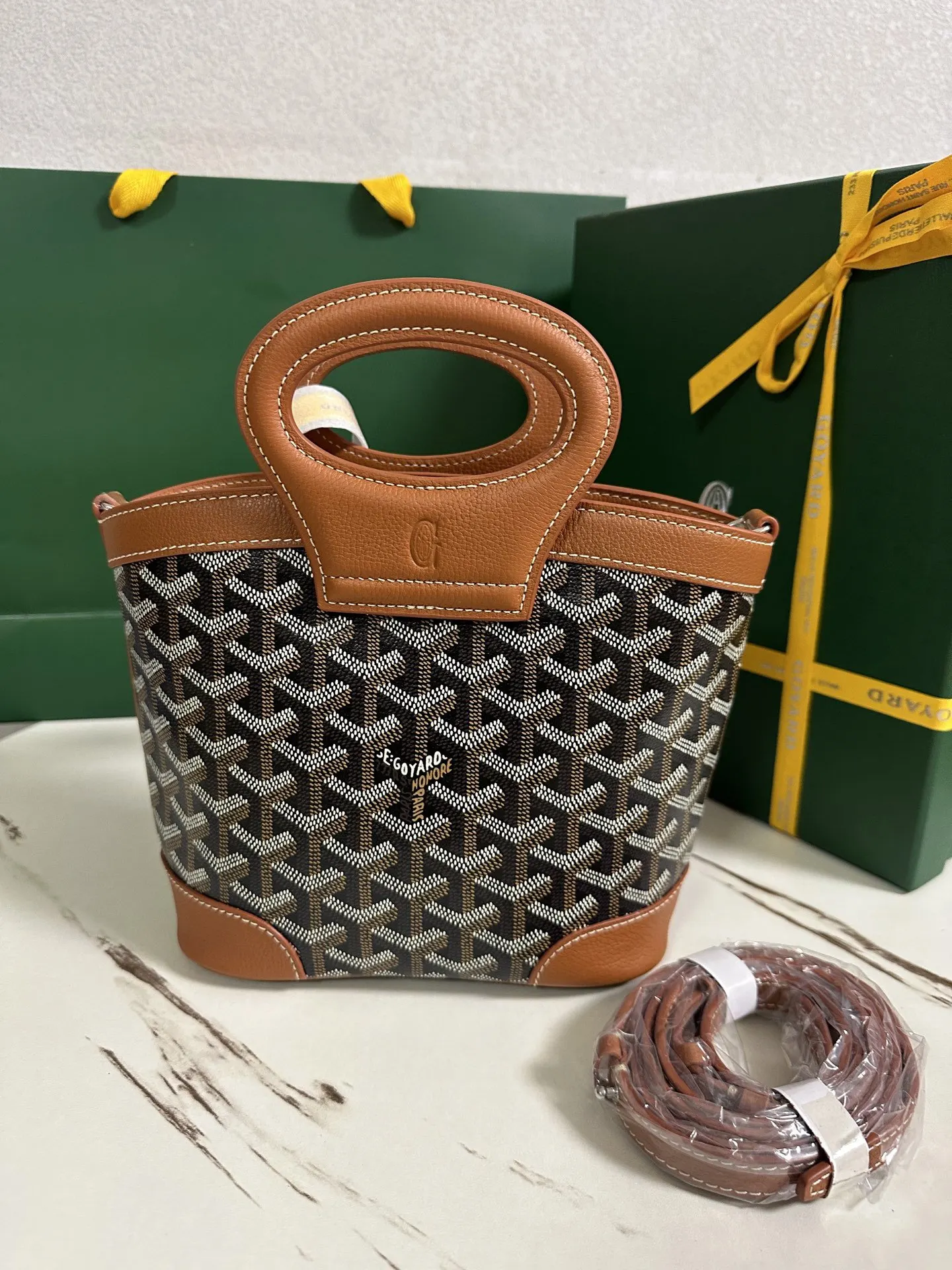 Goyard Brown Shoulder Bag Leather