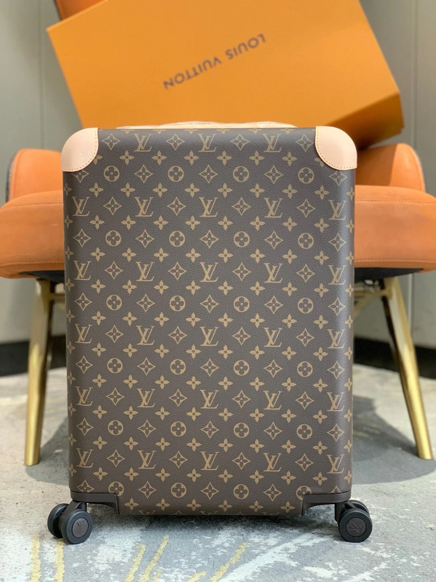 LV 銀色 真皮行李箱拉杆箱登机箱拉箱 拉杆真皮包裹 旅行拉杆款 輕便出行款
