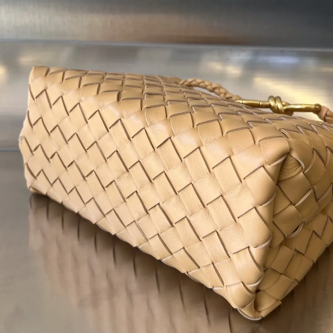 Bottega Veneta 金色 羊皮 斜背包 輕便斜挎款