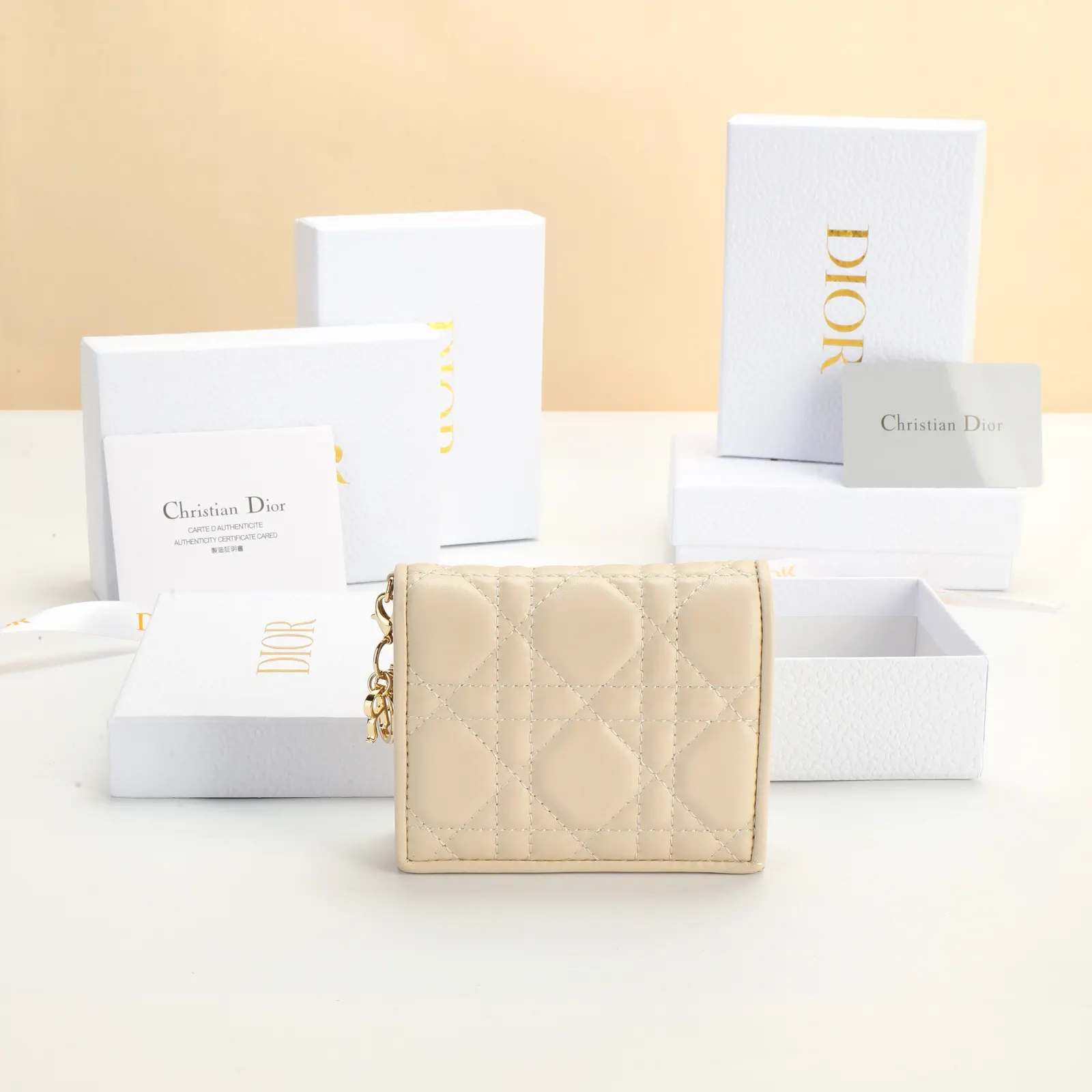 Dior apricot sheepskin wallet, exquisite accessories