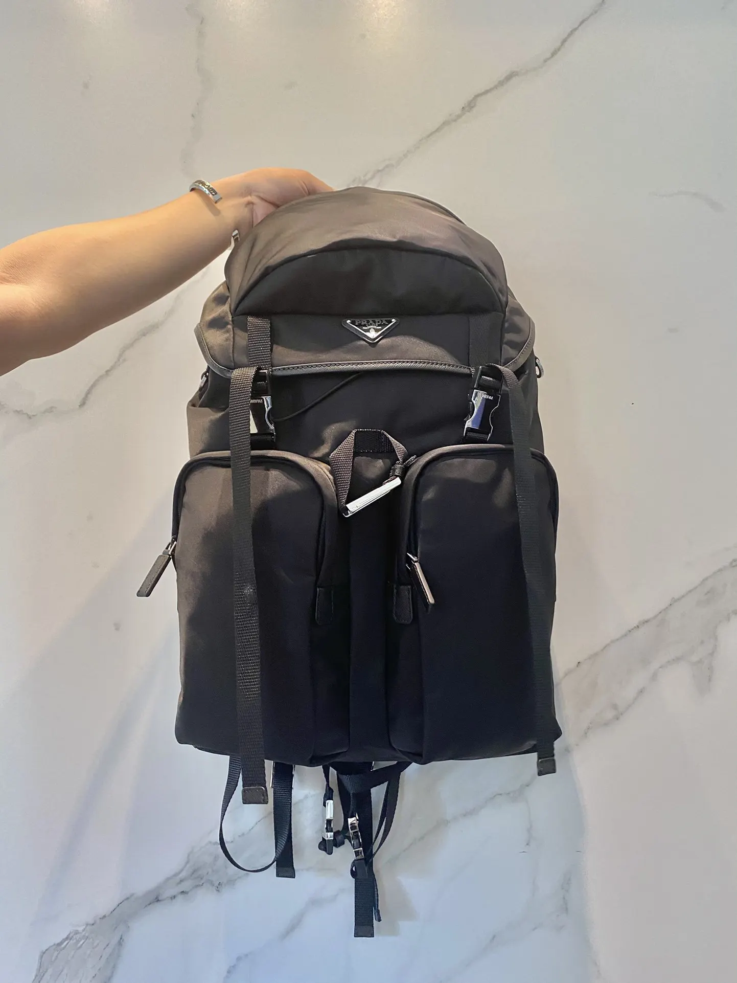 尼龍 登山包 雙肩背包采用进口尼龍面 雙肩包 实用雙肩款