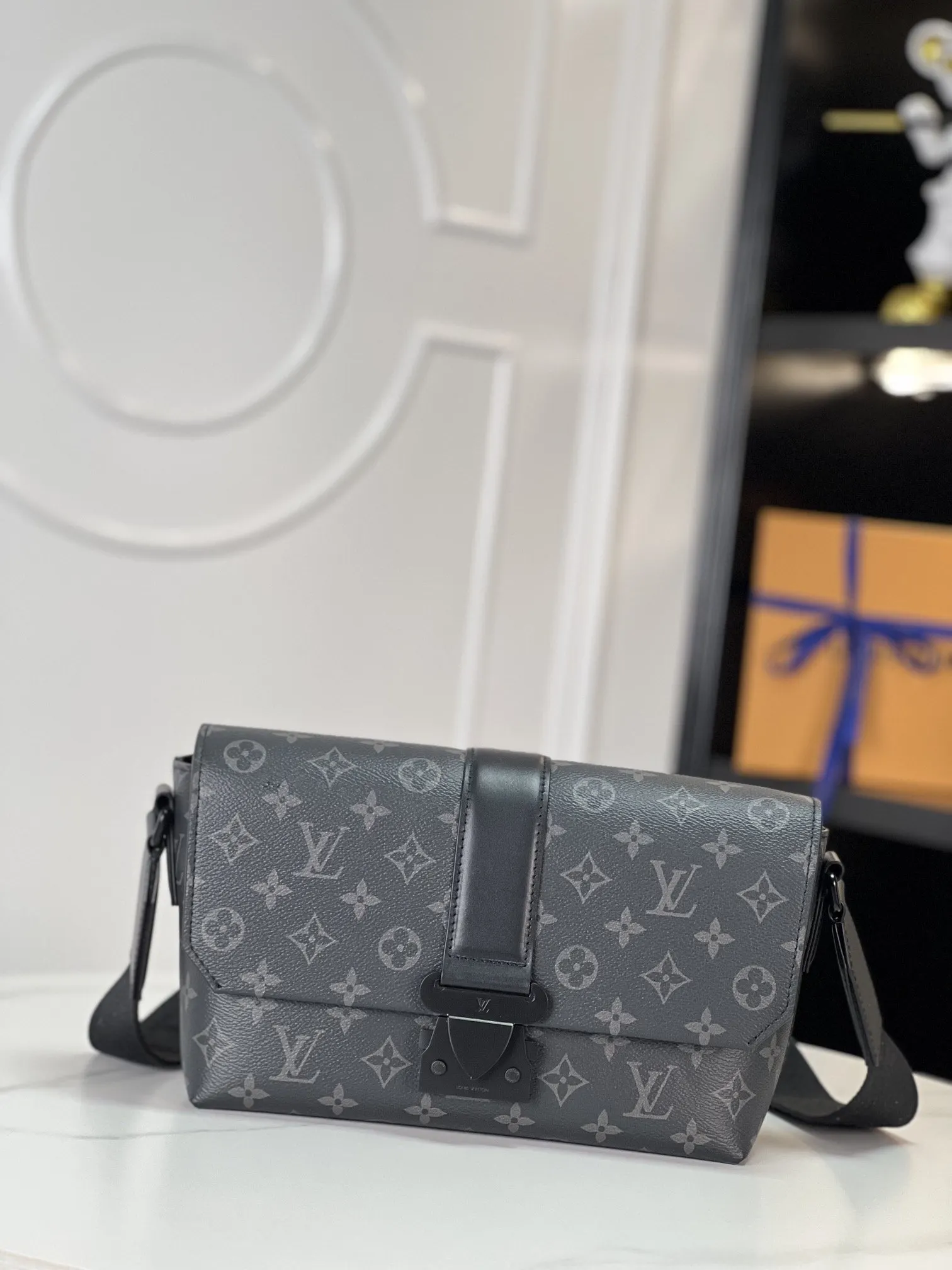 LV Monogram Style 01 Style