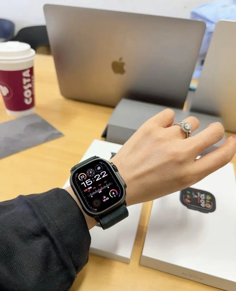 綠色 微信下单包邮 送 Watch Ultra 手錶 經典腕表款