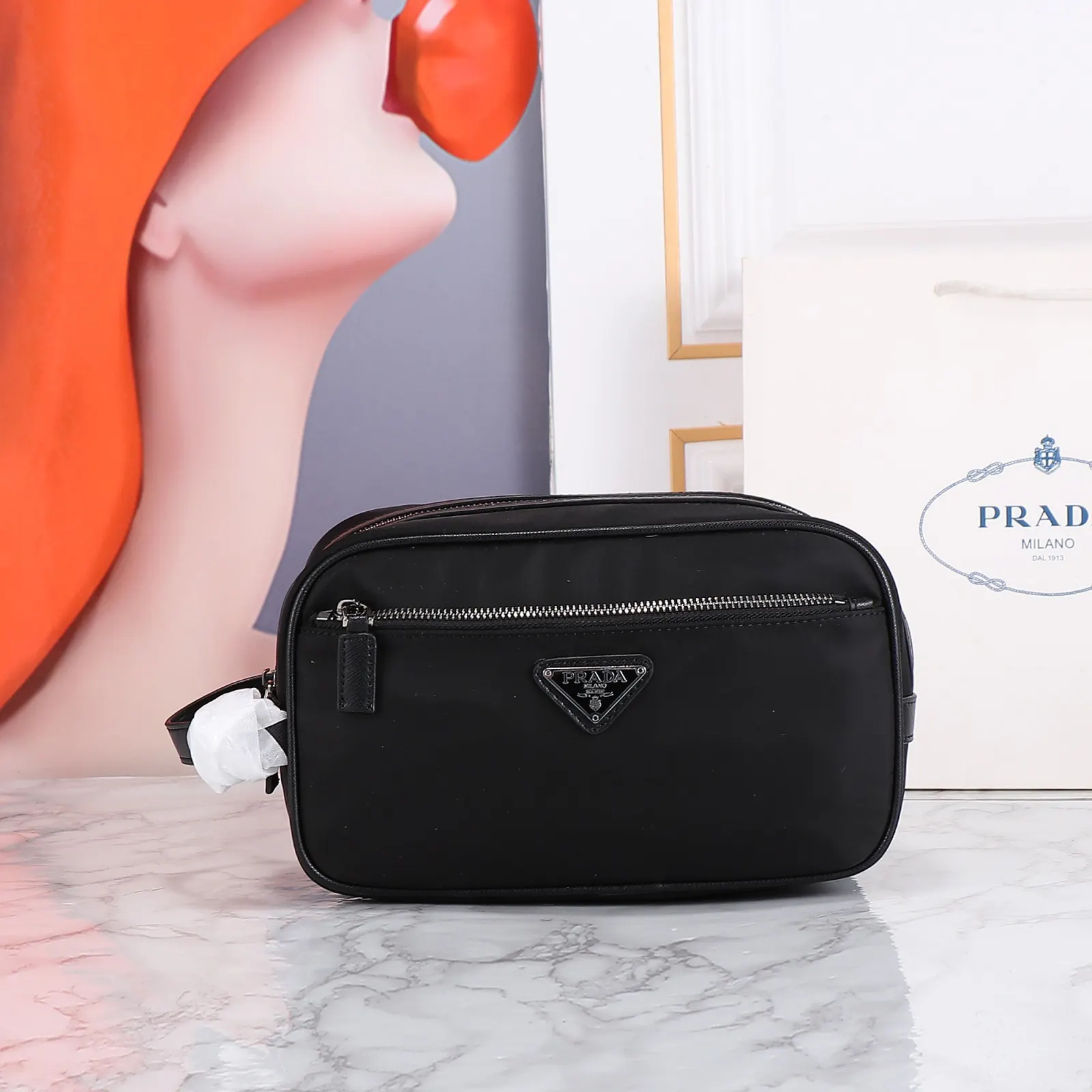 Prada 回货 必备手包 色 時尚就是一个循环 只有经 手拿包 精致手拿款
