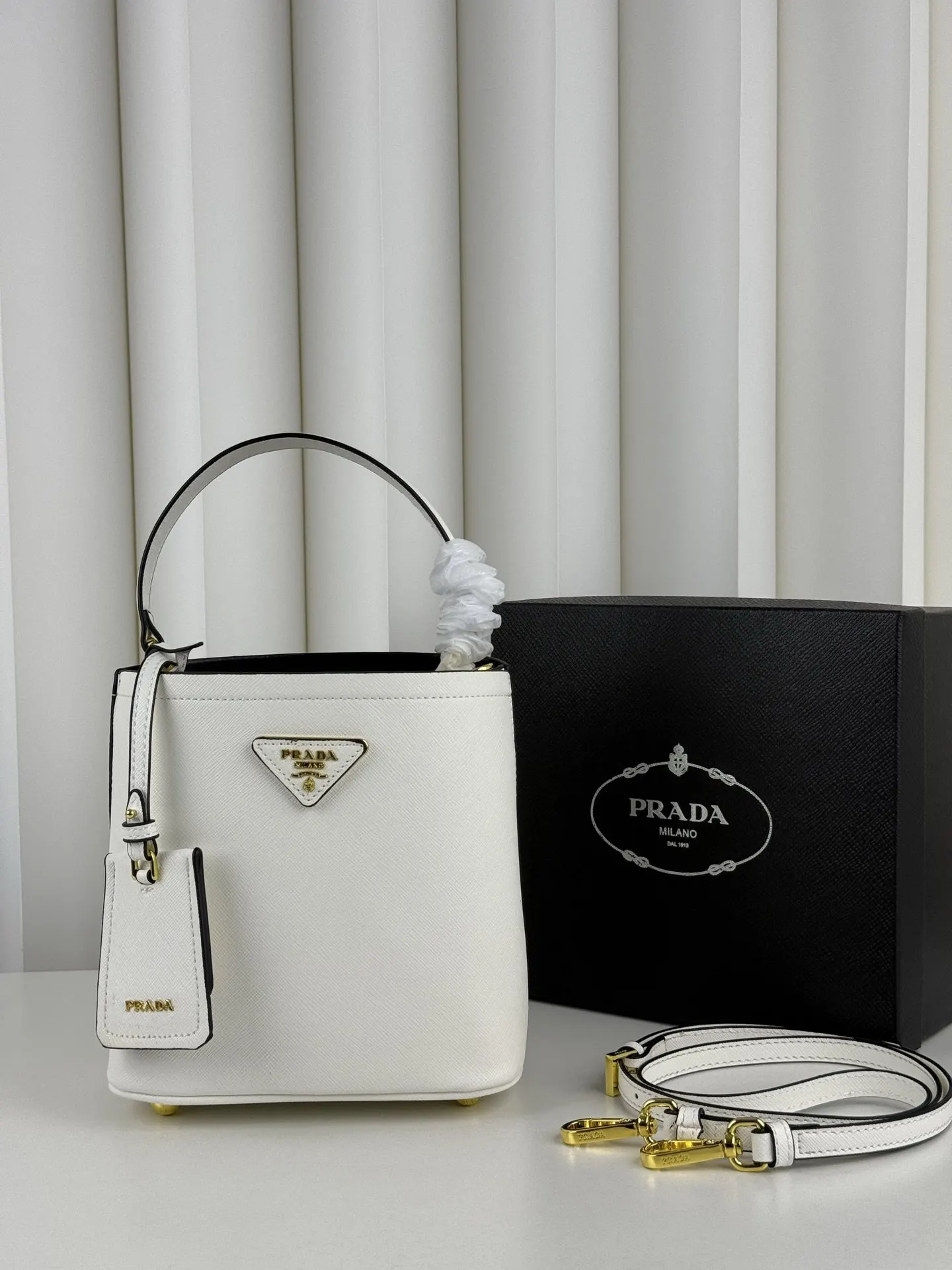 PRADA Saffiano十字纹牛皮 拼色 斜背包 日常通勤款
