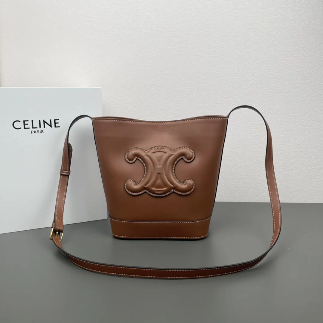 牛皮 升级来啦包型更加好了 CE MINI迷你水桶 早春新 水桶包 休閒水桶款