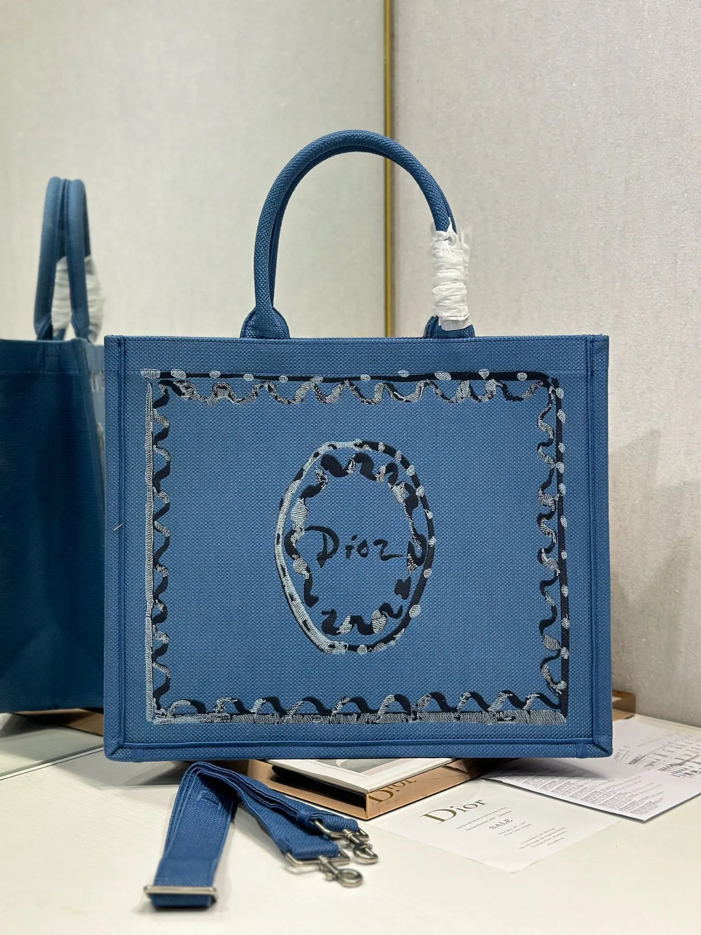 Book Tote 可收納各种日常用品 全新演绎Baye图案混合效果D 托特包 大容量托特款