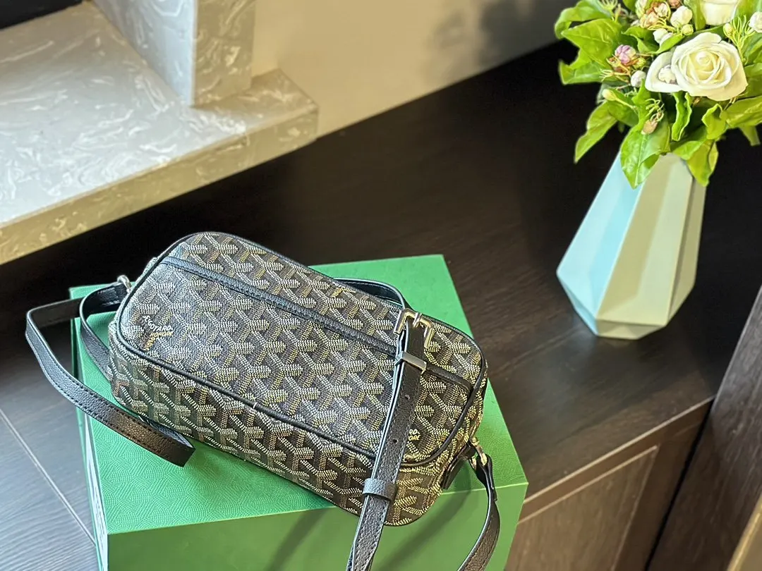 Goyard 牛皮 戈雅 各路明星大神同款的 饭盒 斜背包 輕便斜挎款