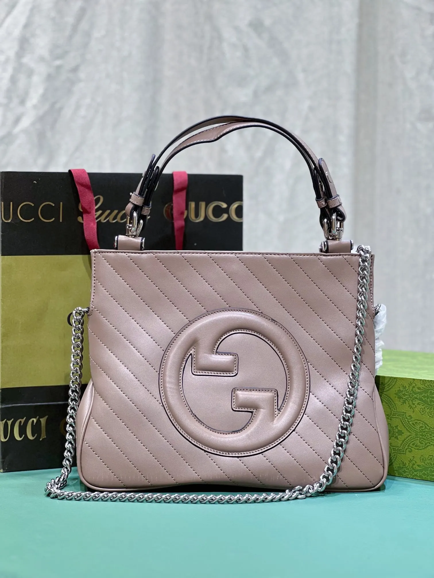 灰色 皮革 Gucci Blondie系列中号托特包 大容量托特款